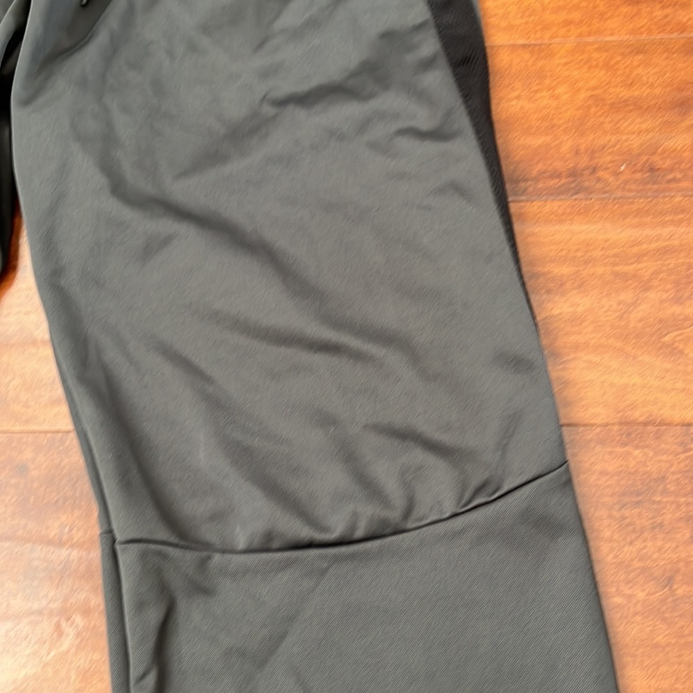 Men’s Nike track style pants - Picture 7 of 10